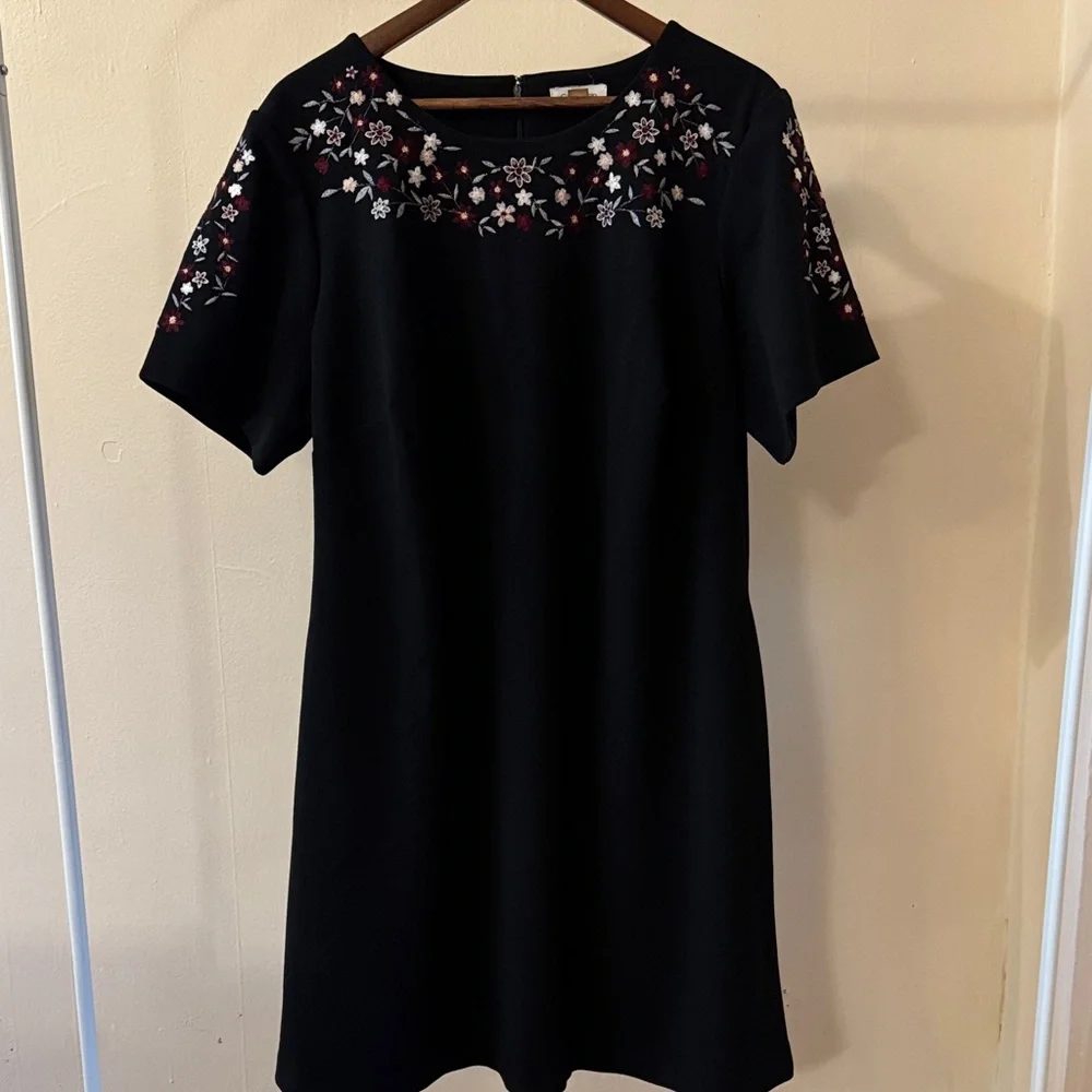 Calvin Klein - Picture 10 of 12